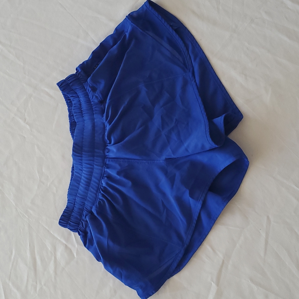 Lululemon electric blue Hotty Hot 2.5 athletic shorts size 2 Reg.